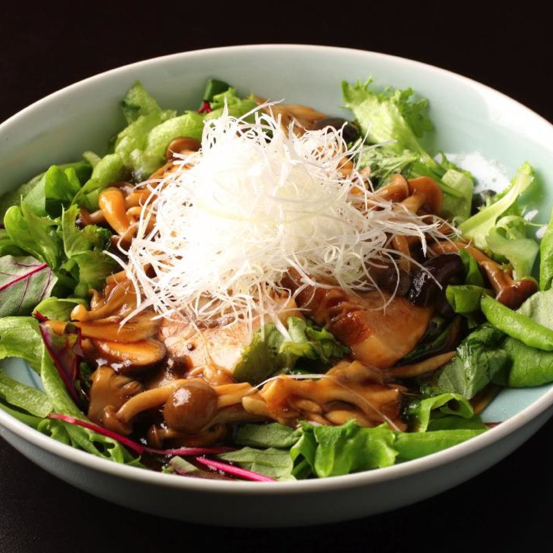 三元豚とキノコのとろり温サラダ(良食健富　りょうぶ)