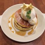 バターと生クリームのパンケーキ(pancake cafe HOKUHOKU)