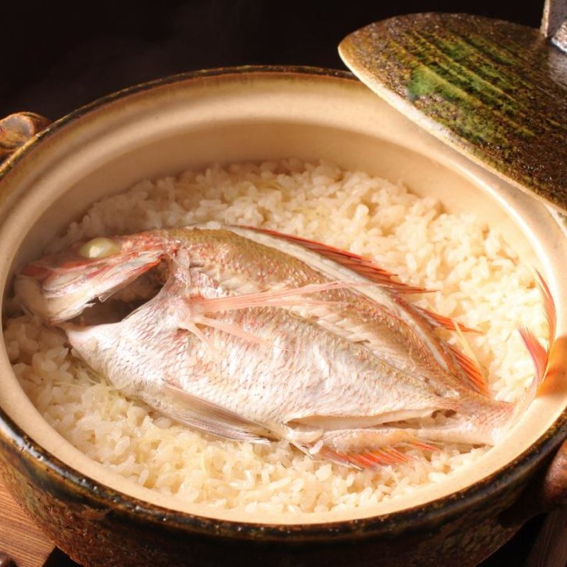 土鍋炊き鯛めし(良食健富　りょうぶ)