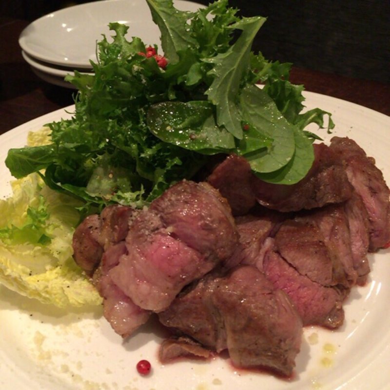 子羊の肩ロースのステーキ(ピッコロ・カスターニャ)