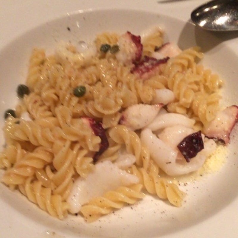 真蛸とアオリイカのフジッリ(ピッコロ・カスターニャ)