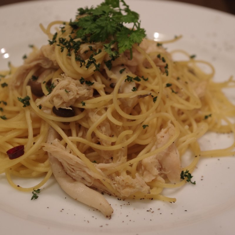 チキンとキノコのパスタ(スタイル南青山 )