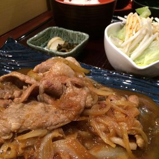 麦豚の生姜焼き定食(旬鮮魚菜 くじら)