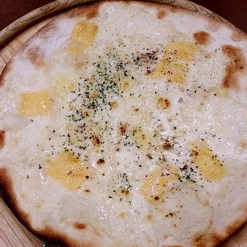 クアトロチーズピザ(デリポート )