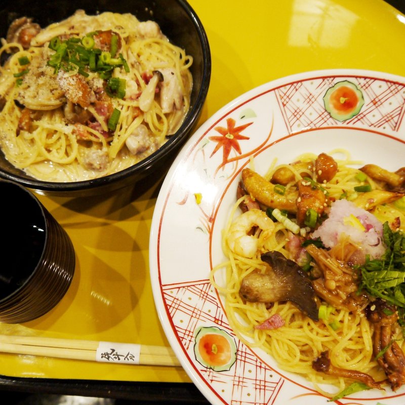 丹波地鶏とポルチーニクリーム＆京都産大黒本しめじと海老のなめ茸おろし(先斗入ル 京都駅ビル店 （ポントイル）)