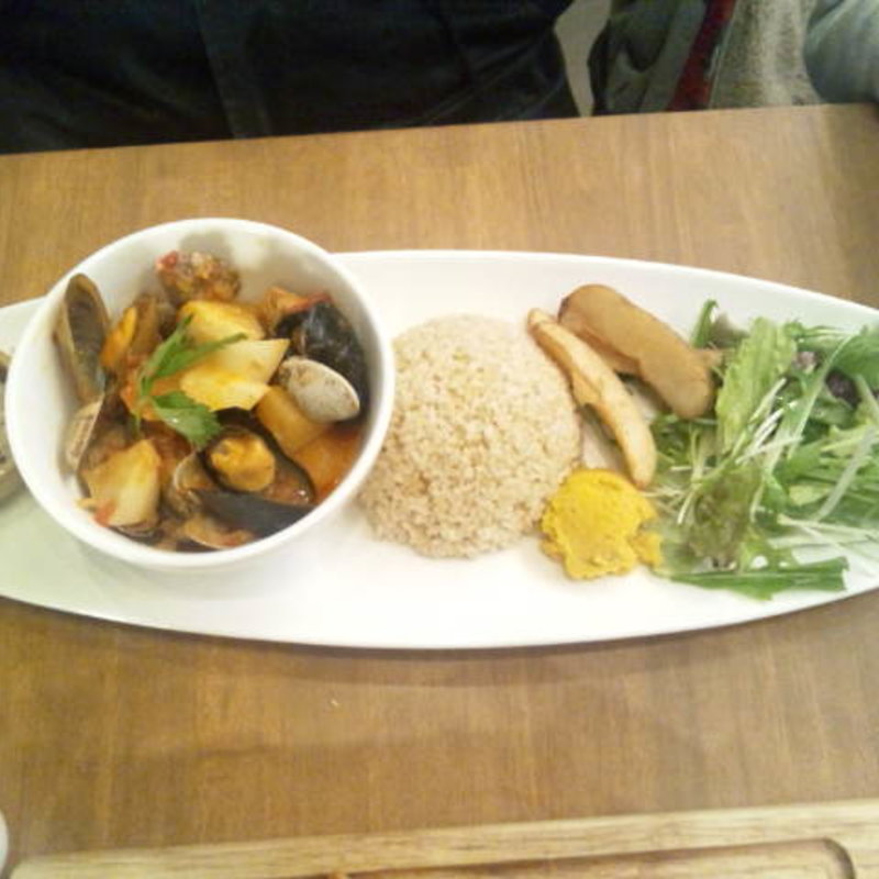 魚介たっぷり奥尻ブイヤベースプレート(ユーヨーカフェ 仙川店 （YuuYooCAFE）)