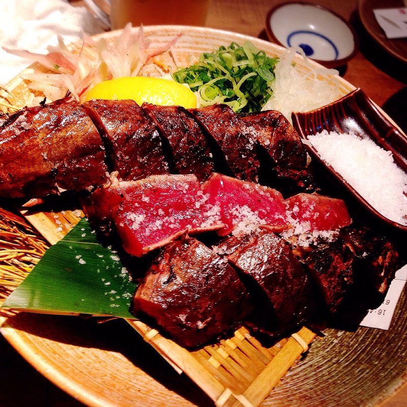 鰹の藁焼き塩タタキ(土佐清水ワールド )