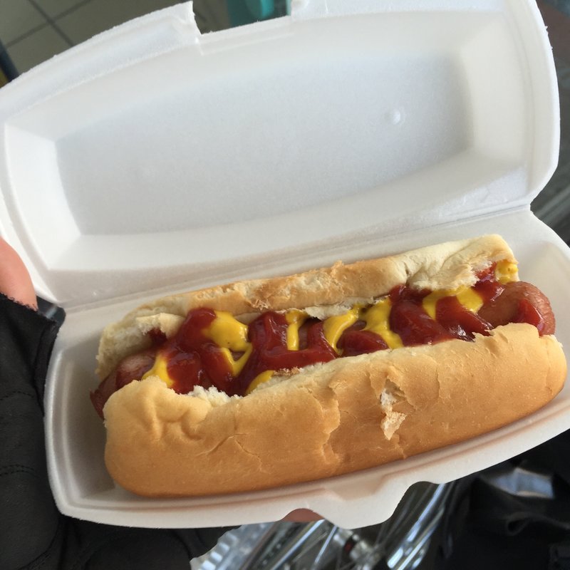 ホットドッグ(Tesoro 2Go mart)