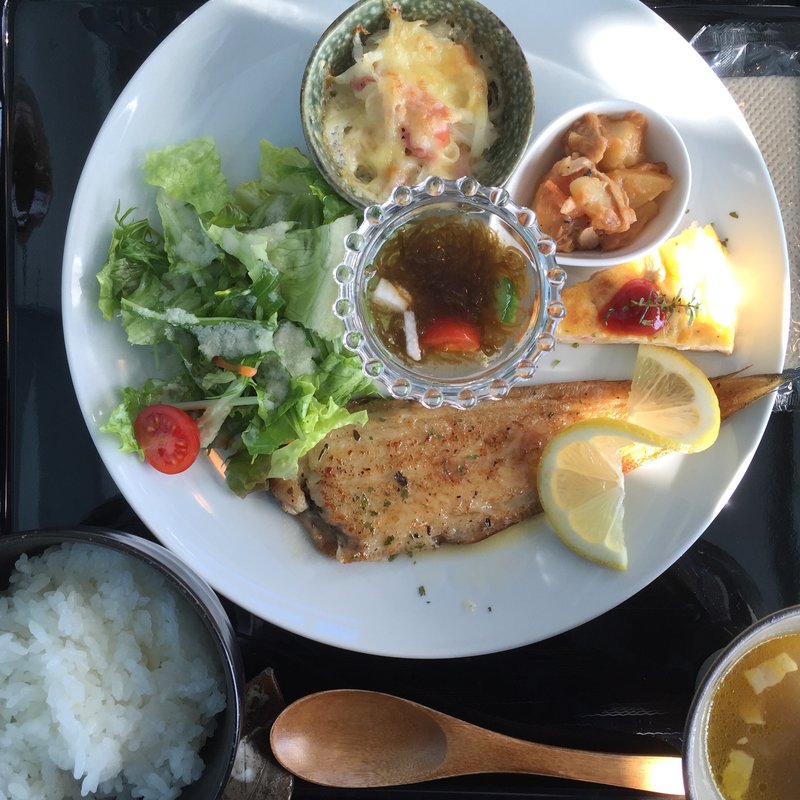 お魚のランチ(食堂みつばち)