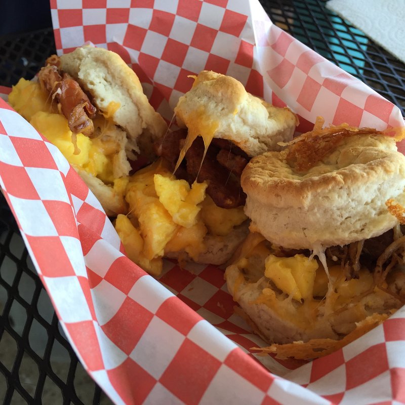 Biscuit slider trio(Kono’s )