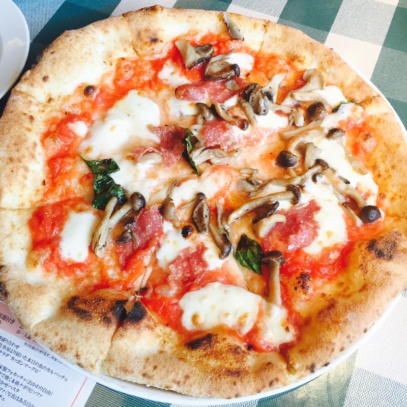 マルゲリータ コンサラーメ エン フンギ(大衆イタリア食堂アレグロつかしん店)