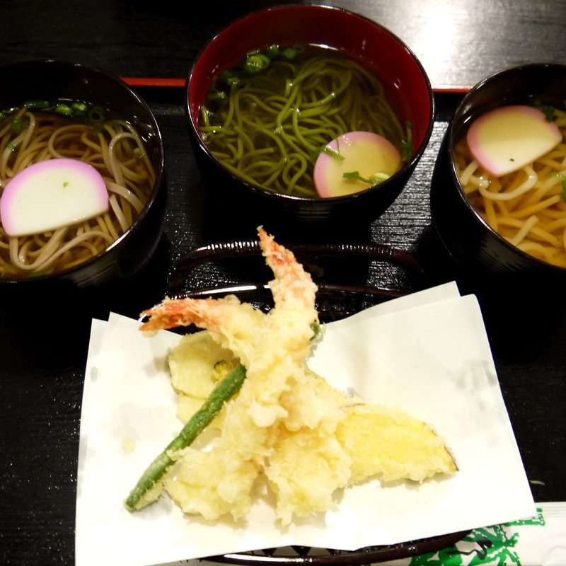 食べ比べセット(温)天ざる付き(川文 （平等院通り）)