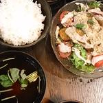 茶美豚のしゃぶしゃぶ胡麻とくるみのサラダ(24/7 café apartment 梅田)
