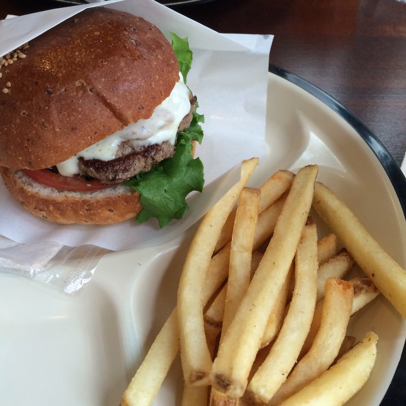 MOZZARELLA CHEESE BURGER