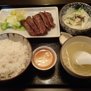 山芋とろろ付ゑのじ定食(炭焼き牛たんゑのじ)