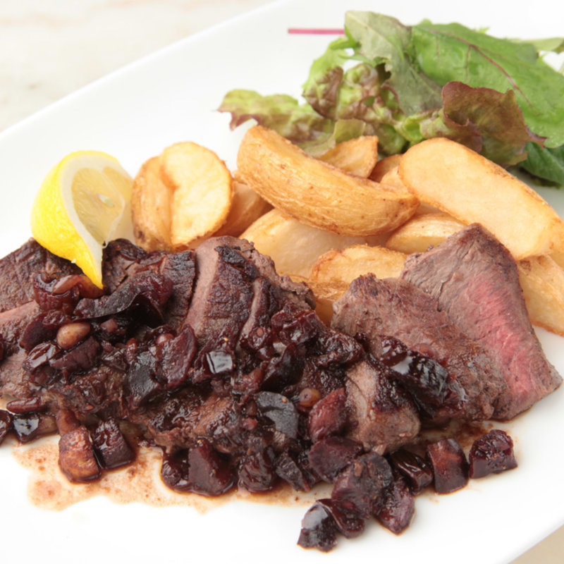 和牛のグリル　ベリーソースとともに(赤坂スペインクラブ アラ )