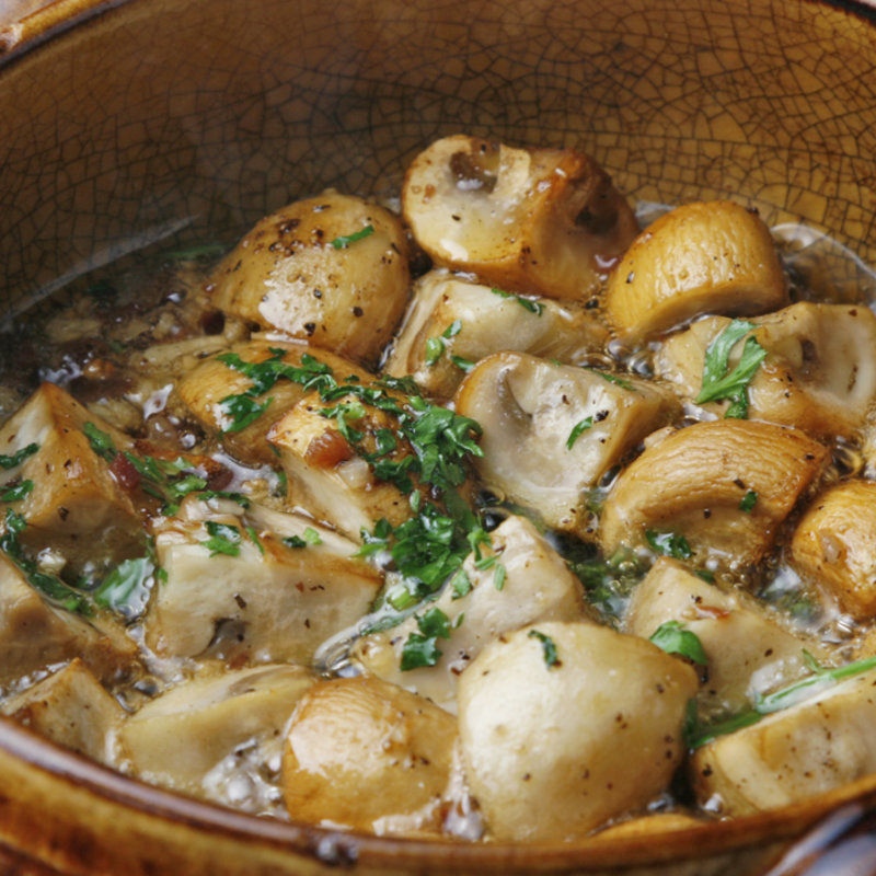 マッシュルームの陶盤焼き(赤坂スペインクラブ アラ )