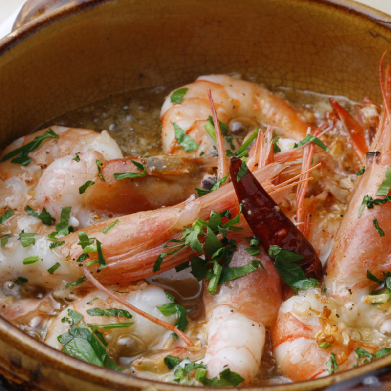 エビとニンニクのアヒージョ(赤坂スペインクラブ アラ )