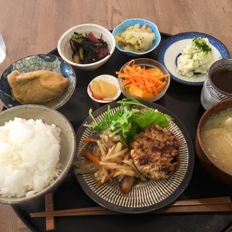 かもめ定食(かもめ食堂 )