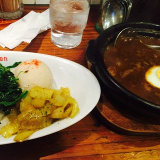 牛すじ煮込みカレー(hotspoon 五反田店)