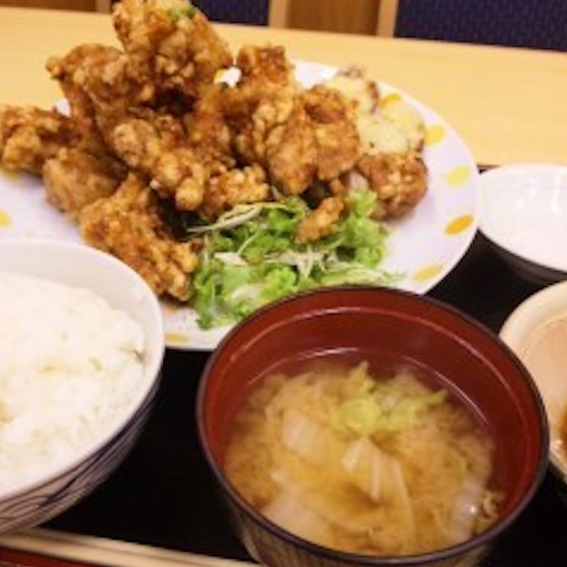 からあげマウンテン定食(さくら月 田ごと)