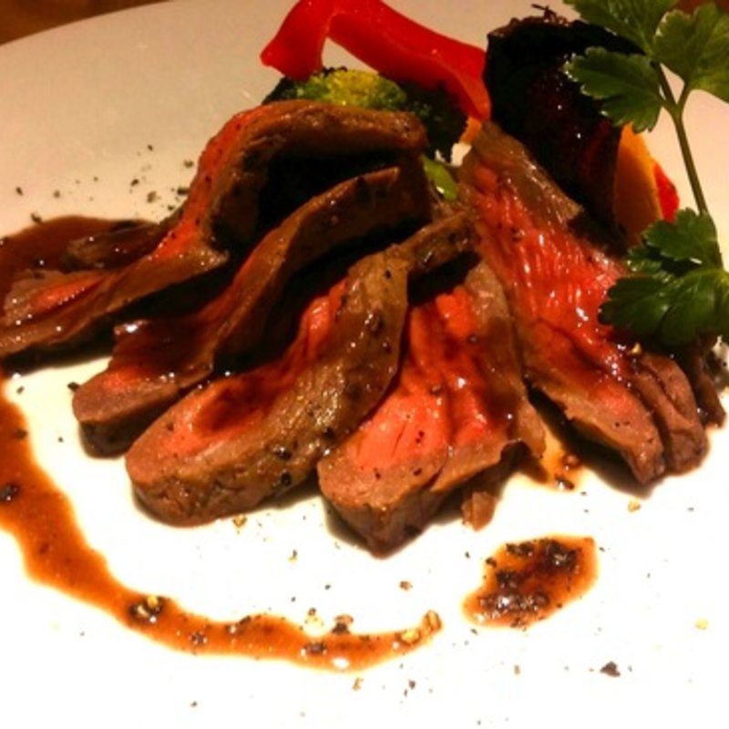 ローストビーフ 赤ワインソース(洋安健果　ベルポスト （Ｂｅｌ　ｐｏｓｔｏ）)