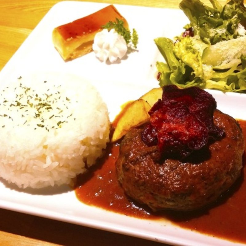 ハンバーグプレート(洋安健果　ベルポスト （Ｂｅｌ　ｐｏｓｔｏ）)