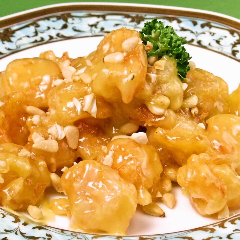 鶏肉とナッツの辛味炒め(上海大飯店)