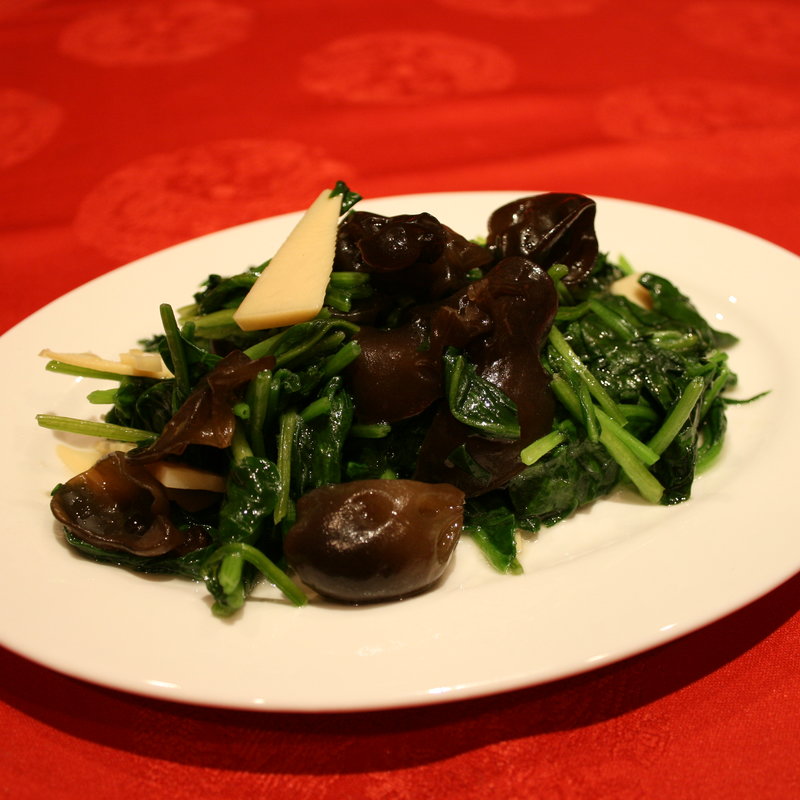 キクラゲと青菜炒め(上海大飯店)