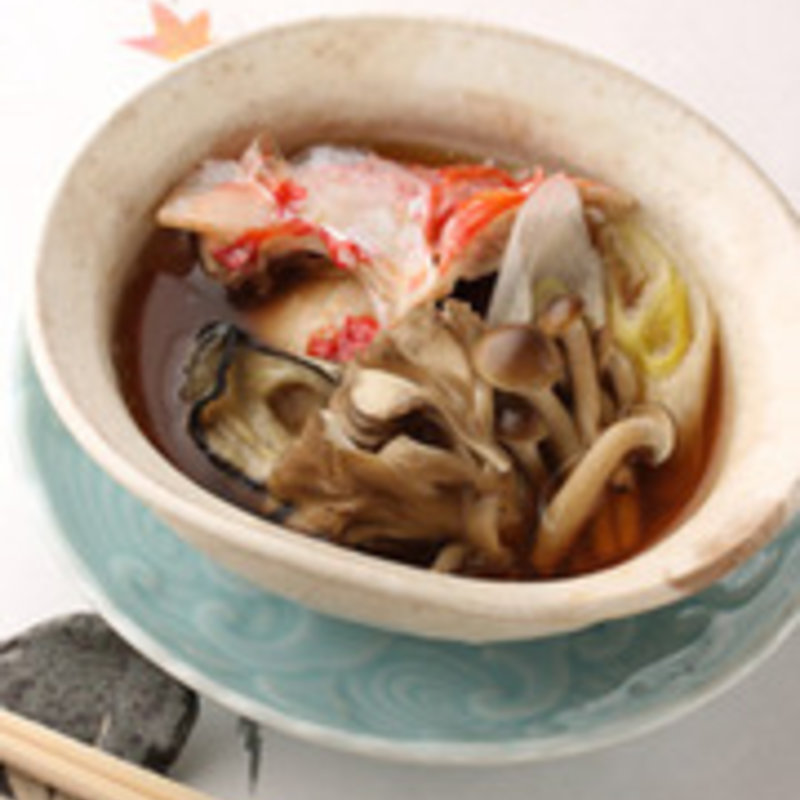 キノコと鯛の椀物(鮨　よしき )