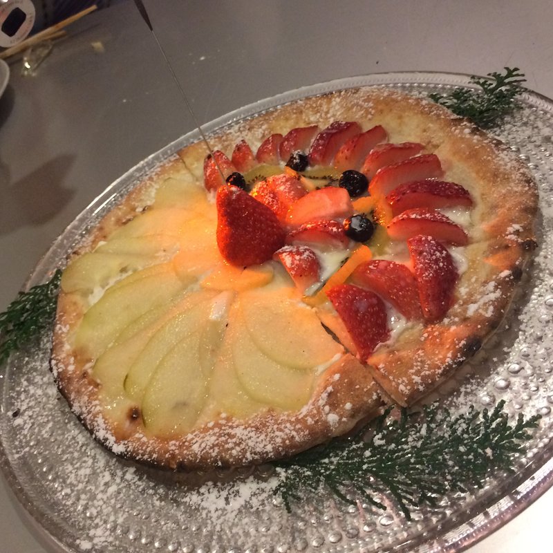 フルーツピザ(エンボカ 東京)