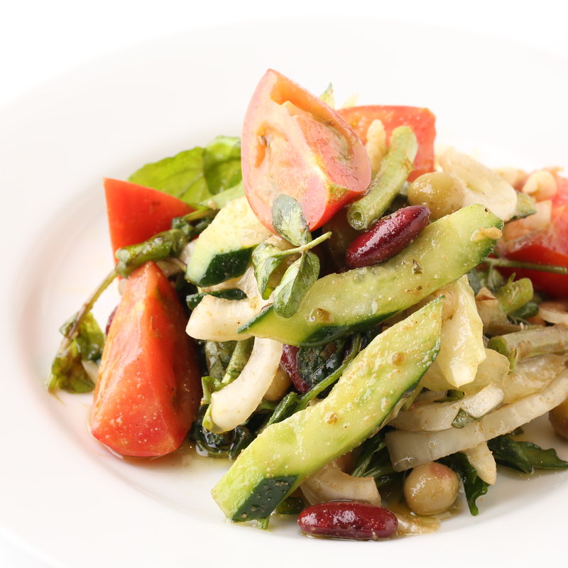 たっぷり野菜のサラダ(ワイン食堂 SABATORA)