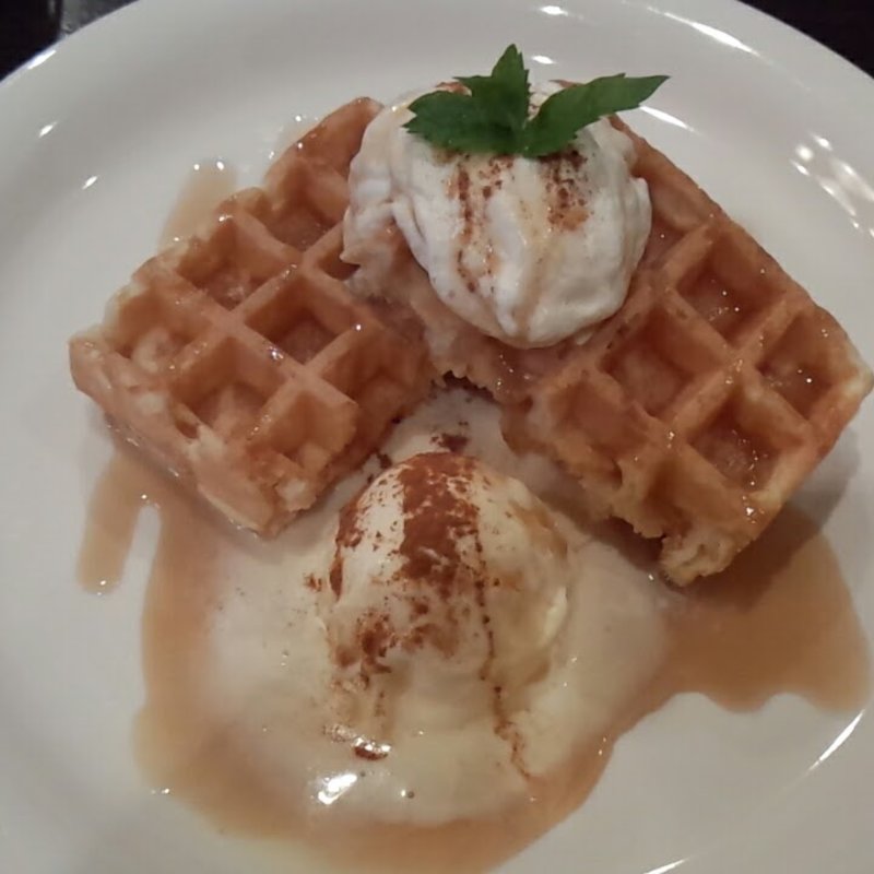 ワッフル　キャラメルシナモン(イタリアンレストランPIA)