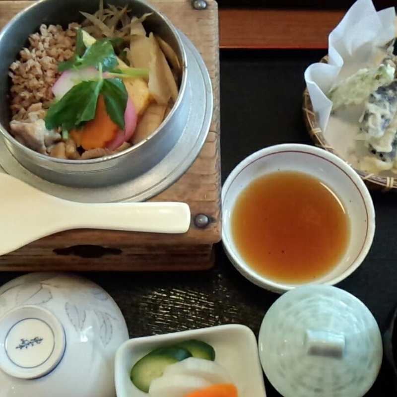 ランチメニュー つつじ(紙ふうせん)