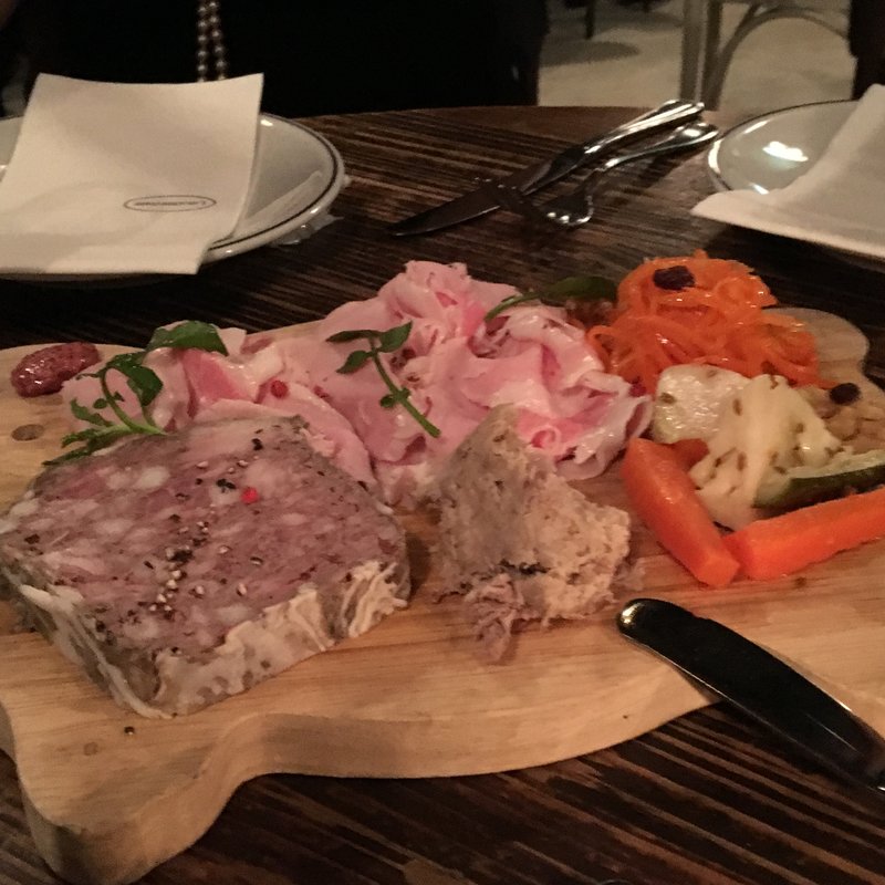 Classic pate and pork rillettes(ローダーデール)