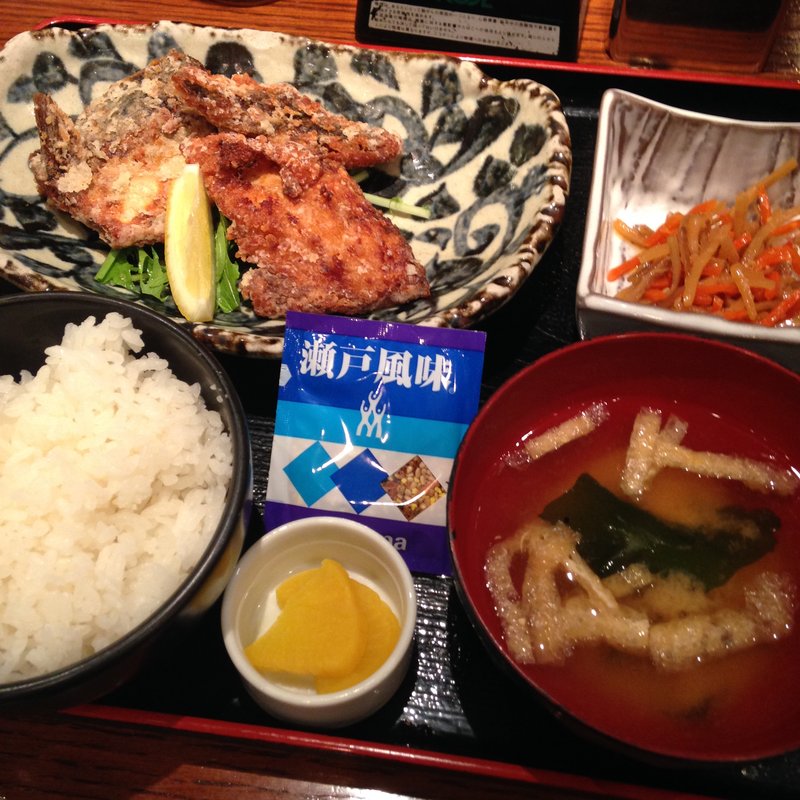 鯖の竜田揚げ定食(IZAKAYA Doichan MARUNOUCHI)
