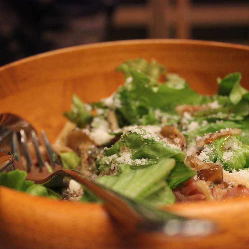 3種のキノコとベーコンのサラダ(麹町バル )