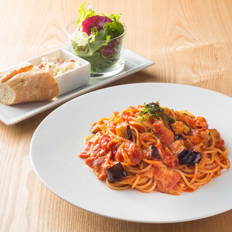 豚肉と茄子のトマトパスタ(THE SAKURA DINING TOKYO)