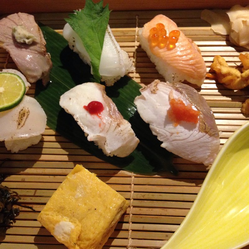 季節の六種炙り寿司(新潟食楽園（B1F飲食）)