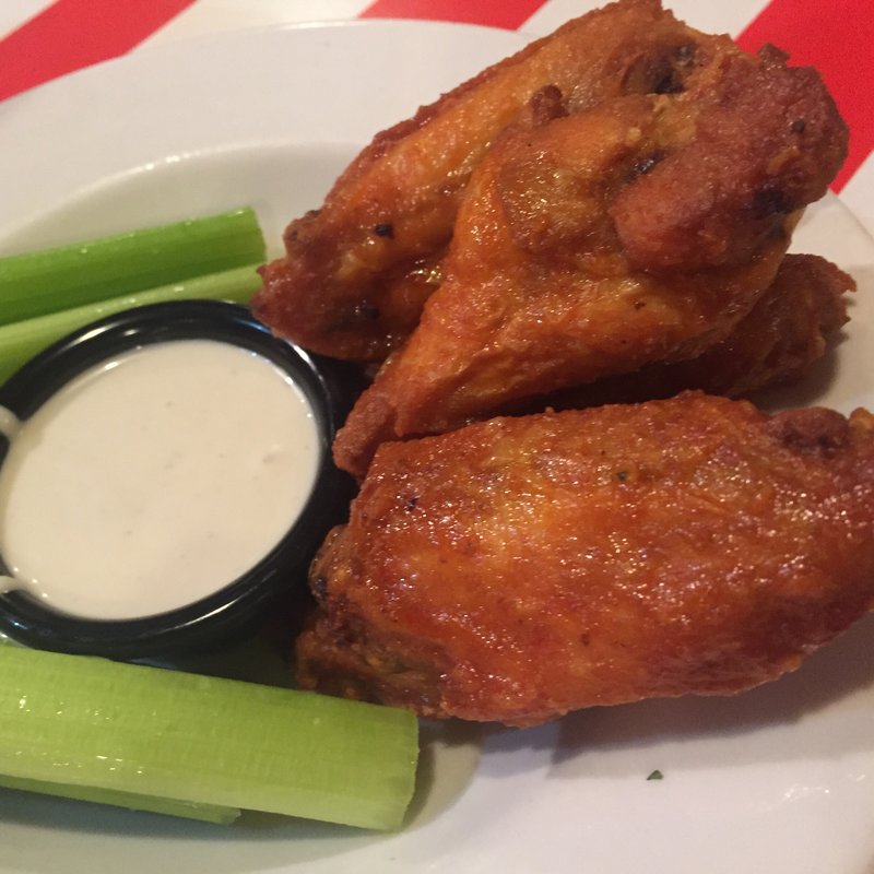 バッファローウィング ハーフ(T.G.I. Friday's guam)