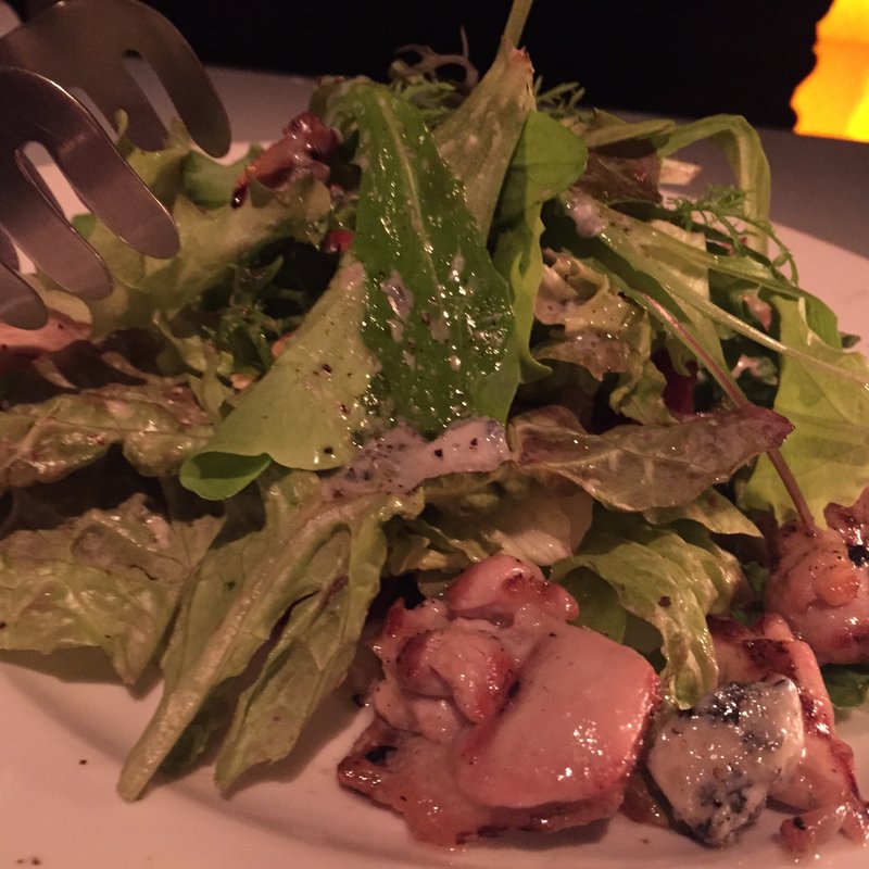 グリルチキンとゴルゴンゾーラチーズのサラダ(マーサーブランチテラスハウス)