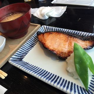 鮭の味噌漬け定食(酢重ダイニング　六角 東京ミッドタウン店 （ロッカク）)