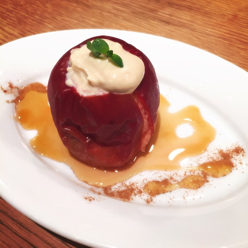 焼きりんご豆腐クリーム添え(ukafe)