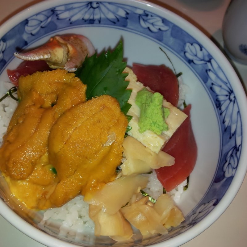 まぐろウニ丼(うおがし かんの)