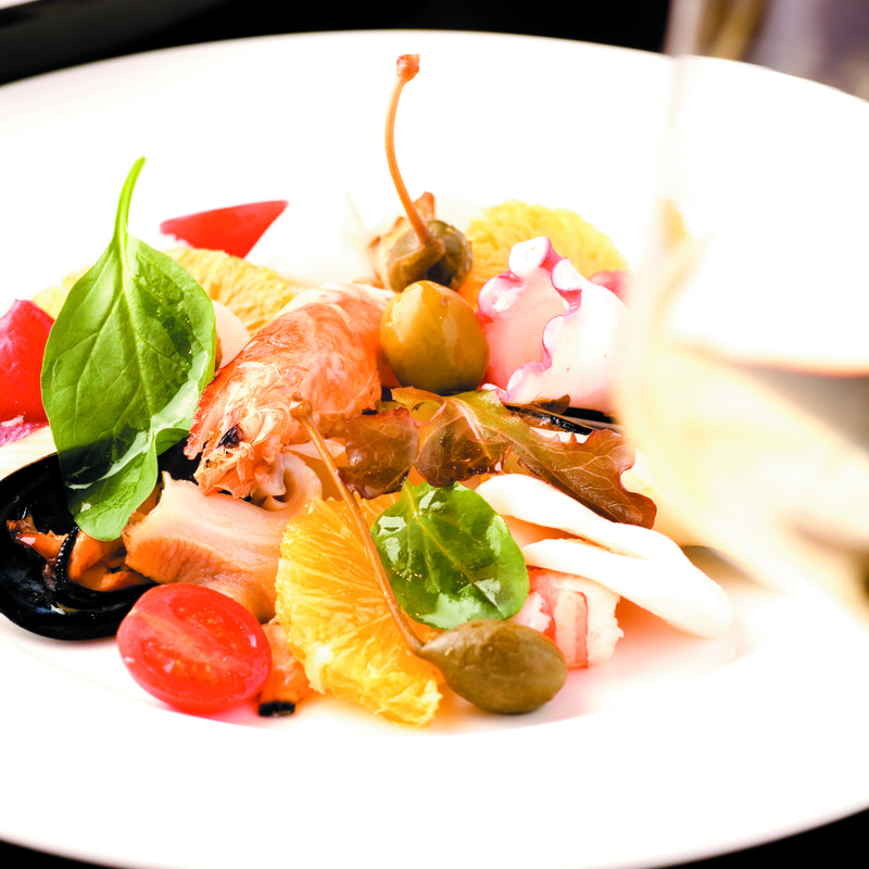 海の幸と彩り野菜のサラダ仕立て(サバティーニ・ディ・フィレンツェ 大丸東京店)
