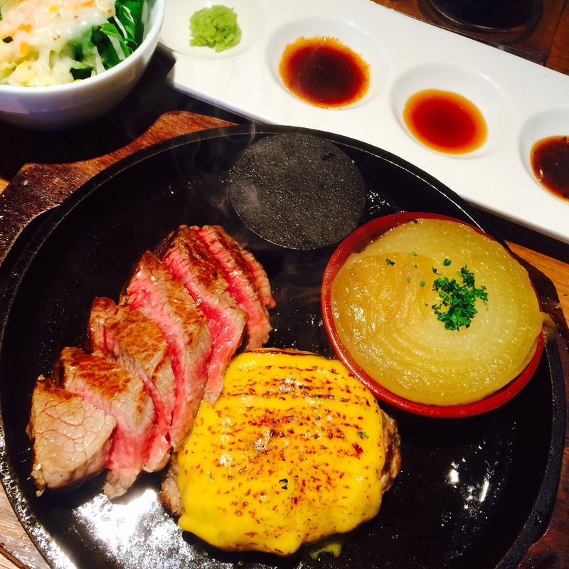 ジューシーな上質の国産牛を心ゆくまで堪能！　『COMBO　STEAK　コンボステーキ』(听屋 六本木 pound-ya ropponngi WAGYU&Nature Wine)