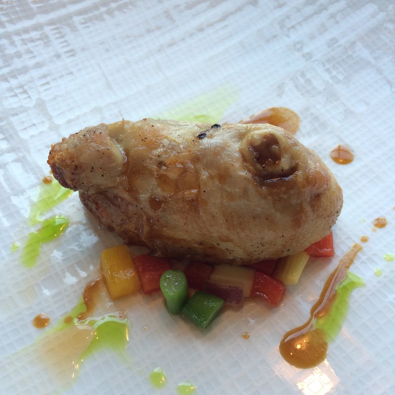 海老を詰めた鶉のロースト バジルの香りと共に(PIACERE)