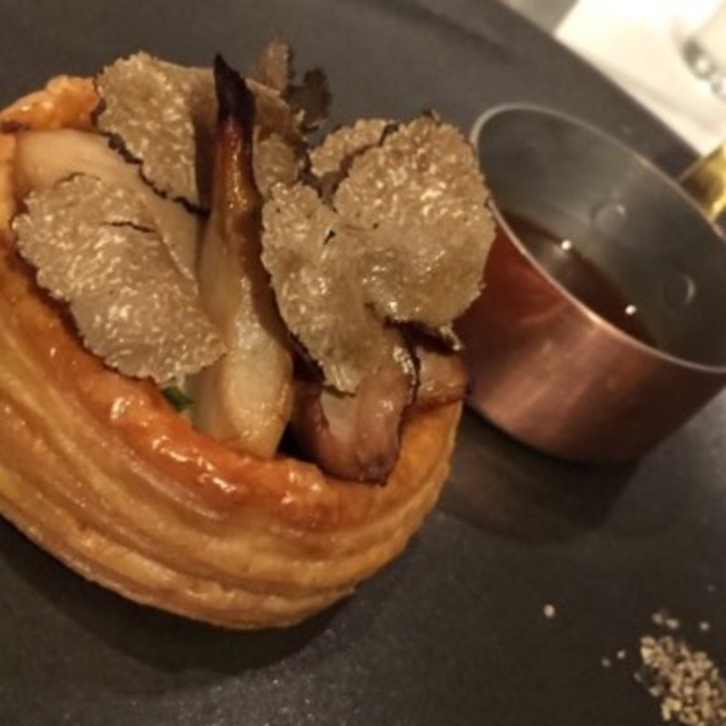 ポルチーニ茸と黒トリュフのパイタルト(Casita)