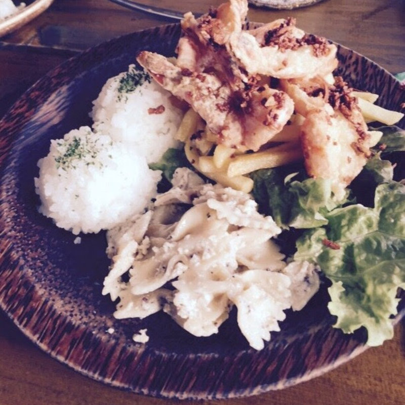 ガーリックシュリンププレートランチ(Daisy's Cafe)