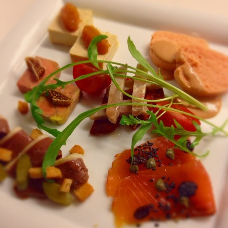 一口サイズの前菜盛り(サリーヴ （SALIVE）)